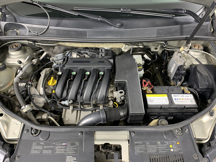 RENAULT Sandero Stepway 1.6, 2015 года, Механика, БЕЖЕВЫЙ