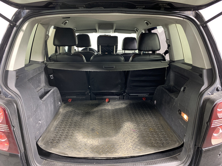 VOLKSWAGEN Touran 1.6, 2008 года, Механика, ЧЕРНЫЙ