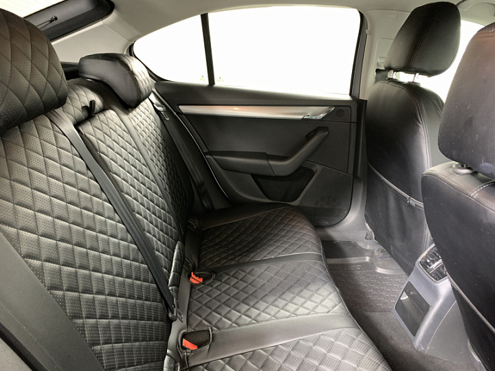 SKODA Octavia 1.4, 2015 года, Робот, Серебристый