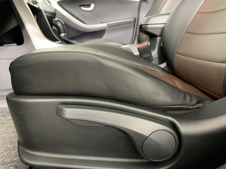 HYUNDAI i30 1.6, 2013 года, Автоматическая, КОРИЧНЕВЫЙ