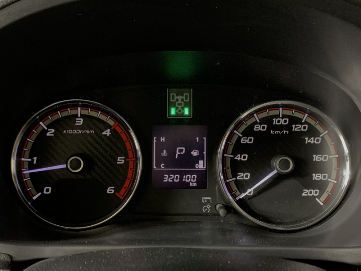 MITSUBISHI L200 2.4, 2018 года, Автоматическая, ЧЕРНЫЙ