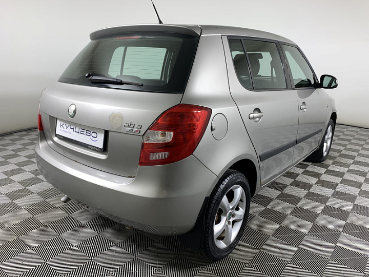 SKODA Fabia 1.6, 2010 года, Автоматическая, СЕРЫЙ