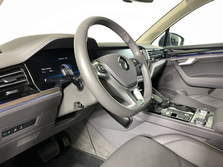 VOLKSWAGEN Touareg 2, 2020 года, Автоматическая, ЧЕРНЫЙ