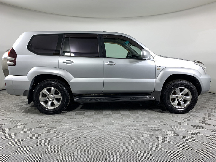 TOYOTA Land Cruiser Prado 3, 2003 года, Автоматическая, Серебристый