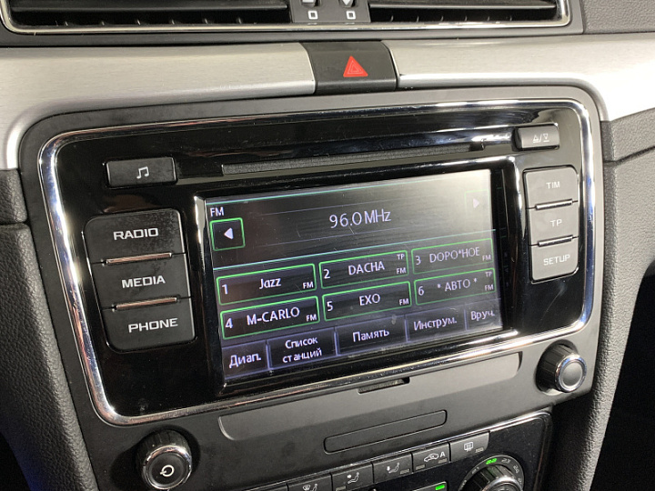 SKODA Superb 1.8, 2014 года, Робот, КОРИЧНЕВЫЙ