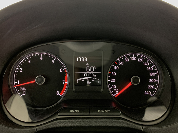 VOLKSWAGEN Polo 1.6, 2018 года, Механика, ЯРКО-СИНИЙ