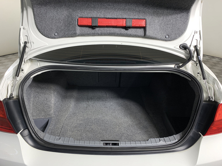 BMW 3 серии 2, 2011 года, Автоматическая, Не определен