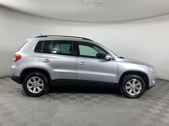 VOLKSWAGEN Tiguan 2, 2009 года, Автоматическая, Серебристый