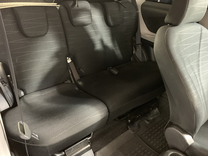 TOYOTA Yaris 1.3, 2008 года, Робот, Серебристый