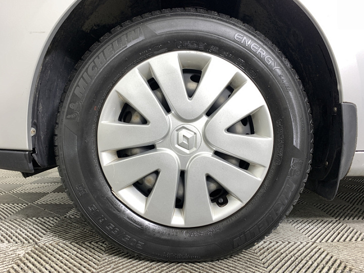 RENAULT Fluence 1.6, 2012 года, Механика, Серебристо-желтый