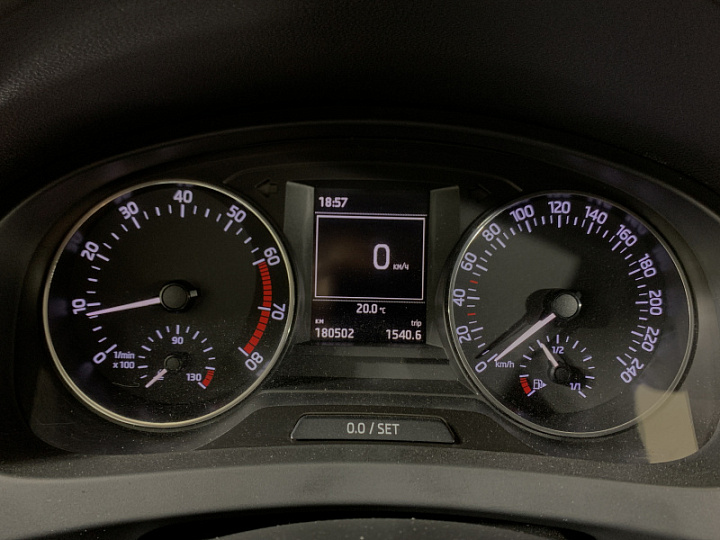 SKODA Rapid 1.6, 2015 года, Механика, БЕЛЫЙ