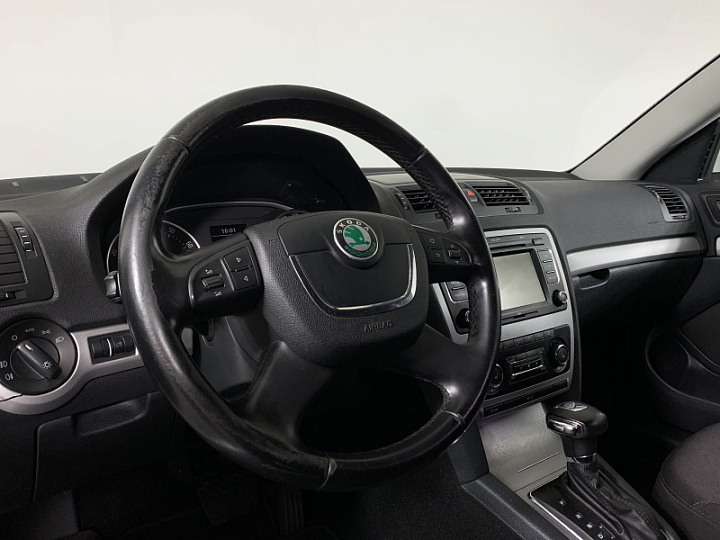 SKODA Octavia 1.8, 2012 года, Автоматическая, БЕЛЫЙ