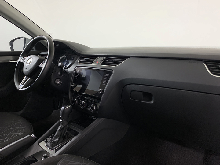 SKODA Octavia 1.6, 2020 года, Автоматическая, КОРИЧНЕВЫЙ
