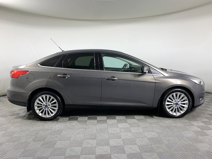 FORD Focus 1.6, 2015 года, Робот, Серо-коричневый