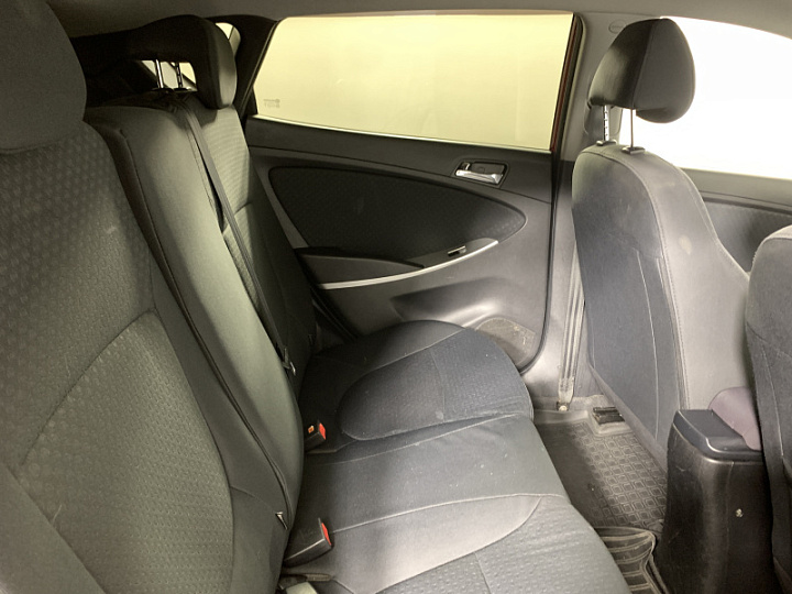 HYUNDAI Solaris 1.6, 2011 года, Автоматическая, КРАСНЫЙ