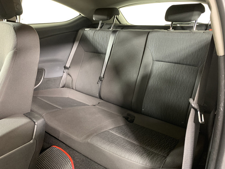 Opel Astra 1.8, 2012 года, Механика, Белый