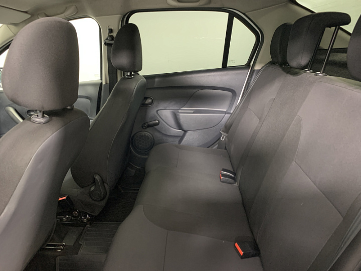 RENAULT Logan 1.6, 2017 года, Механика, БЕЛЫЙ