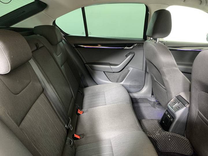 SKODA Octavia 1.8, 2018 года, Робот, ТЕМНО-СЕРЫЙ
