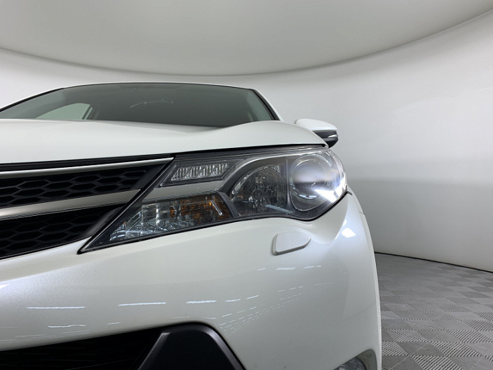 TOYOTA RAV4 2, 2015 года, Вариатор, БЕЛЫЙ