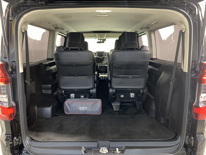 TOYOTA HiAce 2.8, 2020 года, Автоматическая, ЧЕРНЫЙ