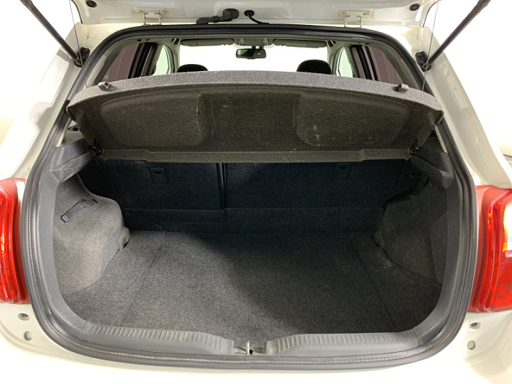 TOYOTA Auris 1.6, 2010 года, Автоматическая, БЕЛЫЙ