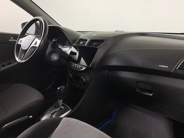 HYUNDAI Solaris 1.6, 2013 года, Автоматическая, Черно-Серый