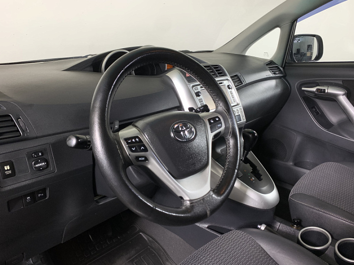 Toyota Verso 1.8, 2012 года, Вариатор, Черный