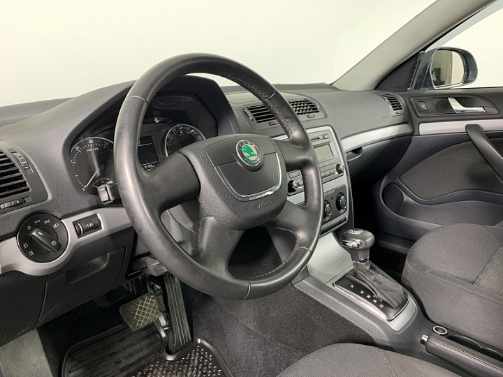 SKODA Octavia 1.8, 2012 года, Автоматическая, ТЕМНО-СЕРЫЙ