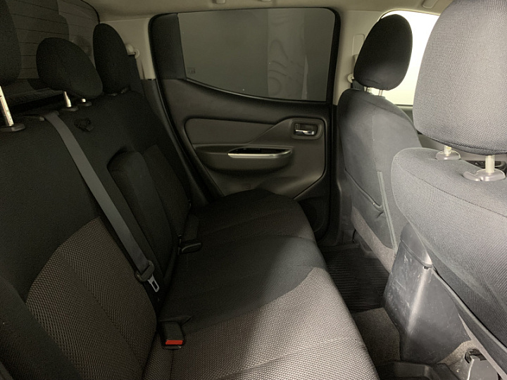 MITSUBISHI L200 2.4, 2018 года, Автоматическая, ЧЕРНЫЙ
