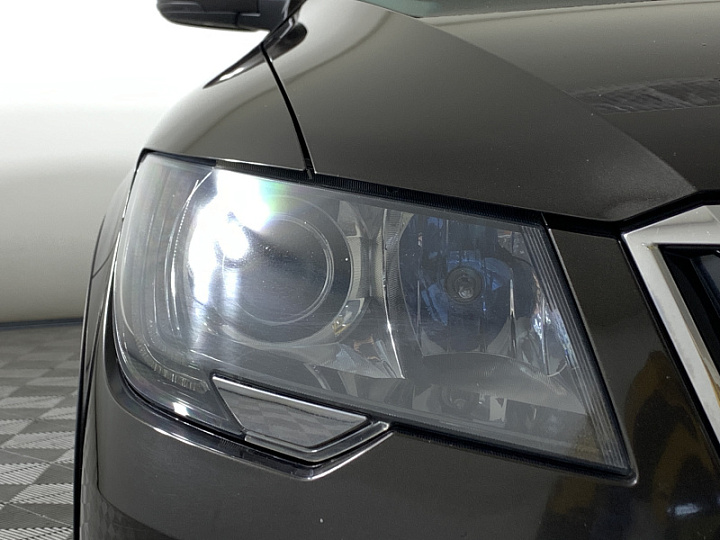 Skoda Superb 1.8, 2015 года, Робот, Коричневый