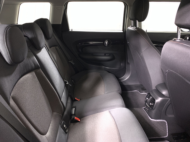 MINI Clubman 1.5, 2018 года, Автоматическая, СЕРЫЙ