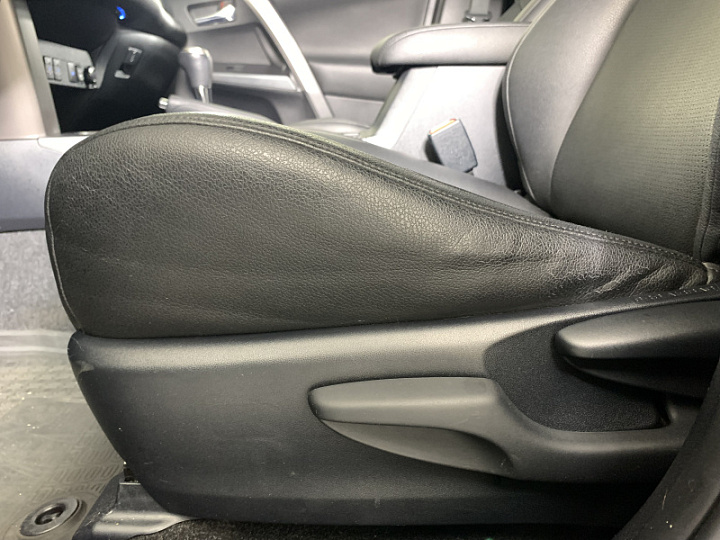 Toyota RAV4 2.5, 2017 года, Автоматическая, Черный