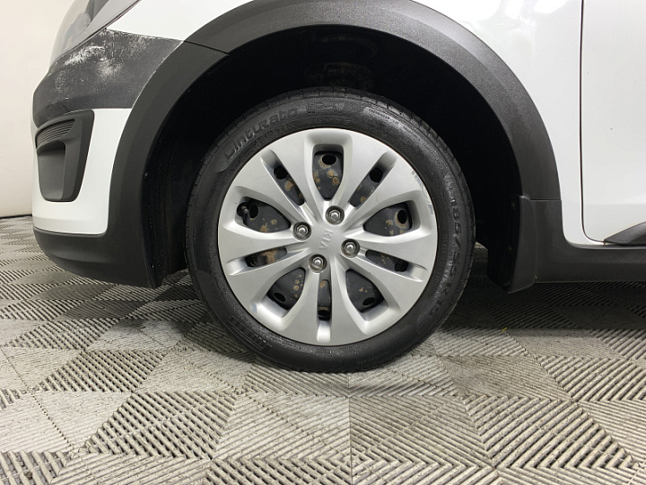 KIA Rio X-Line 1.4, 2018 года, Механика, БЕЛЫЙ