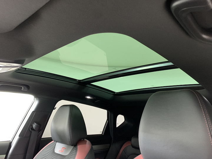 Geely Coolray 1.5, 2022 года, Робот, ЧЕРНЫЙ