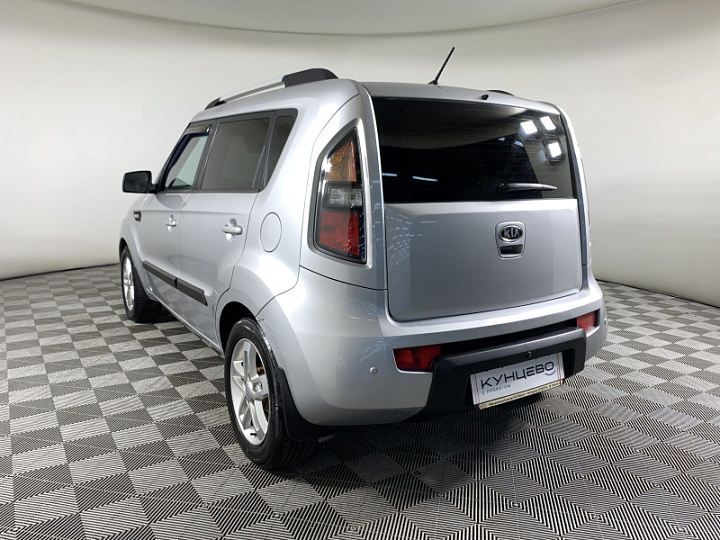 KIA Soul 1.6, 2010 года, Автоматическая, Серебристый