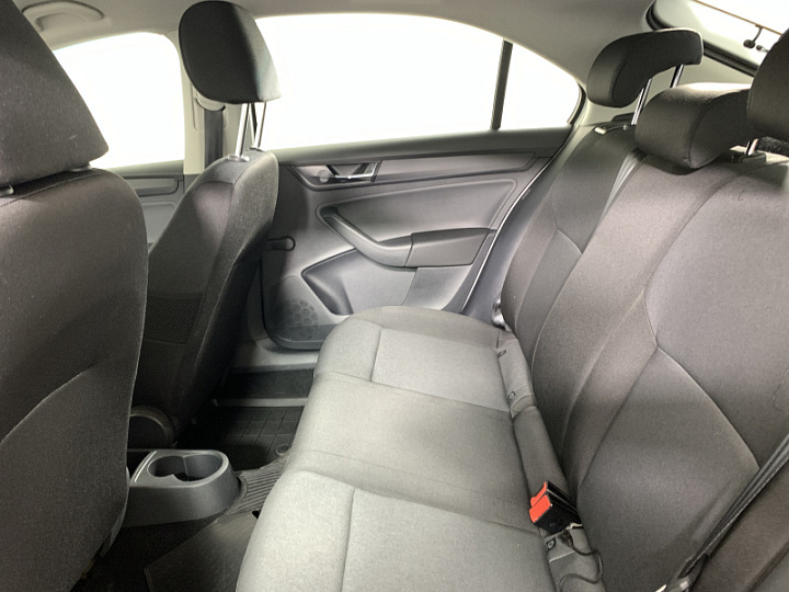SKODA Rapid 1.6, 2019 года, Механика, БЕЛЫЙ