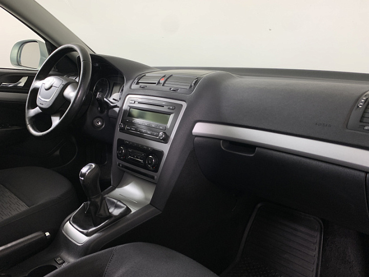 SKODA Octavia 1.6, 2012 года, Механика, ЗЕЛЕНЫЙ
