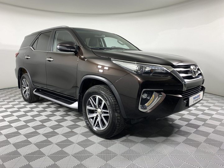 TOYOTA Fortuner 2.8, 2017 года, Автоматическая, Темно-Коричневый
