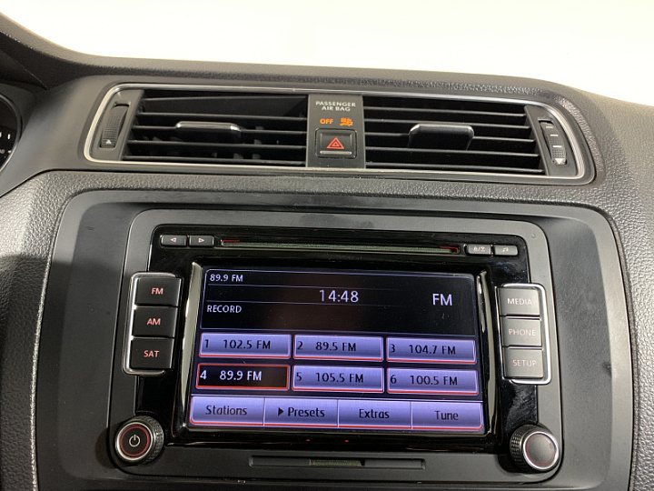 Volkswagen Jetta 1.8, 2015 года, Автоматическая, Светло серый