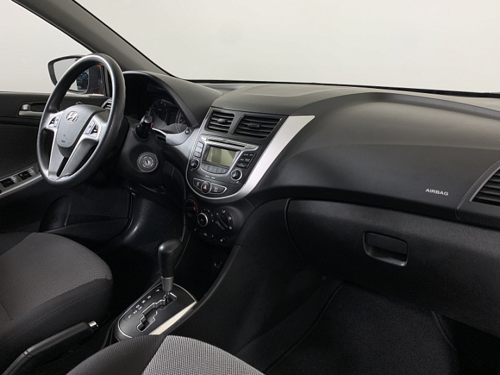 HYUNDAI Solaris 1.4, 2013 года, Автоматическая, Красный гранат