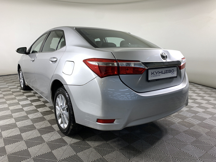 TOYOTA Corolla 1.5, 2013 года, Механика, Серебристый