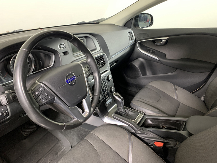 VOLVO V40 1.6, 2015 года, Робот, Бронзовый