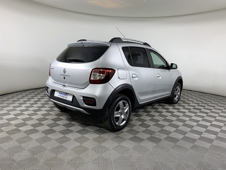 RENAULT Sandero Stepway 1.6, 2018 года, Автоматическая, Серебристо-желтый