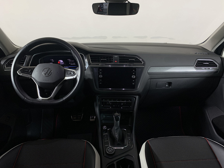 Volkswagen Tiguan 1.4, 2022 года, Робот, Серый