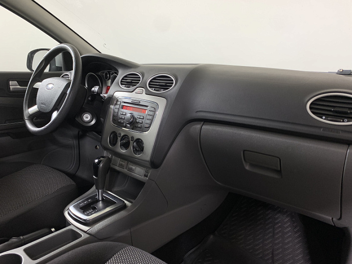 Ford Focus 1.6, 2010 года, Автоматическая, Серебристый