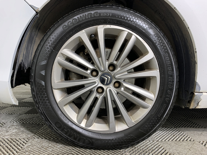 CITROEN C4 1.6, 2014 года, Автоматическая, БЕЛЫЙ