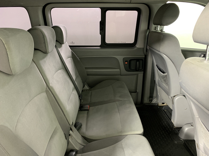 HYUNDAI H-1 2.4, 2011 года, Автоматическая, ЧЕРНЫЙ