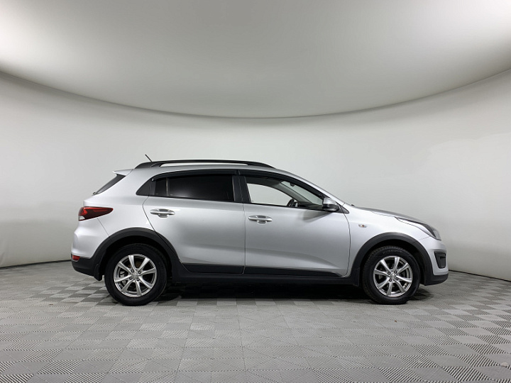 KIA Rio X-Line 1.6, 2018 года, Механика, Серебристый