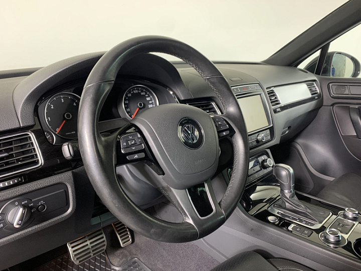 VOLKSWAGEN Touareg 3, 2018 года, Автоматическая, ЧЕРНЫЙ