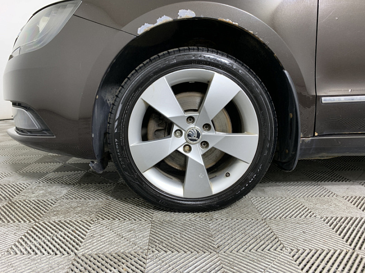 SKODA Superb 1.8, 2014 года, Робот, КОРИЧНЕВЫЙ